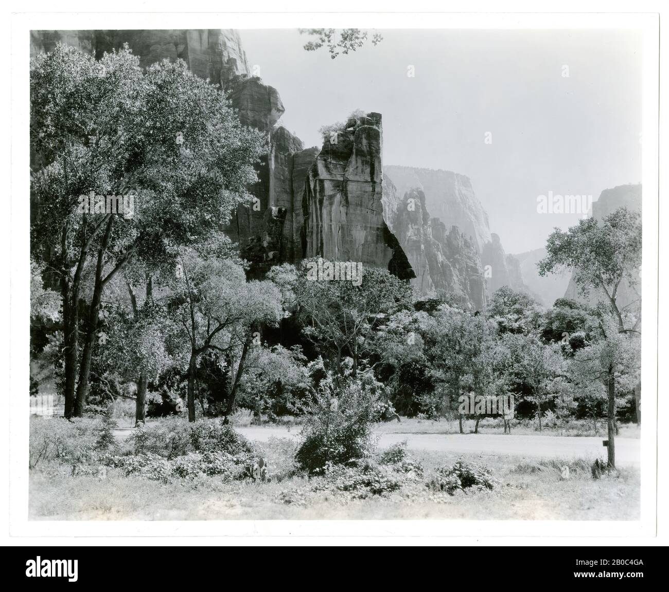 Photographe Union Pacific, Temple de Sinawava, parc national de Zion, Utah, 6/9/1938, imprimé argent gélatine Banque D'Images