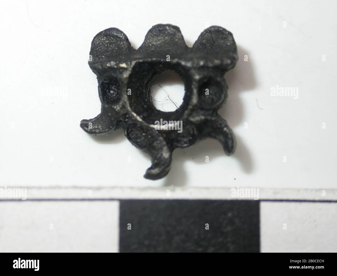 Demi-cercle avec saillies, noir (plomb Banque D'Images