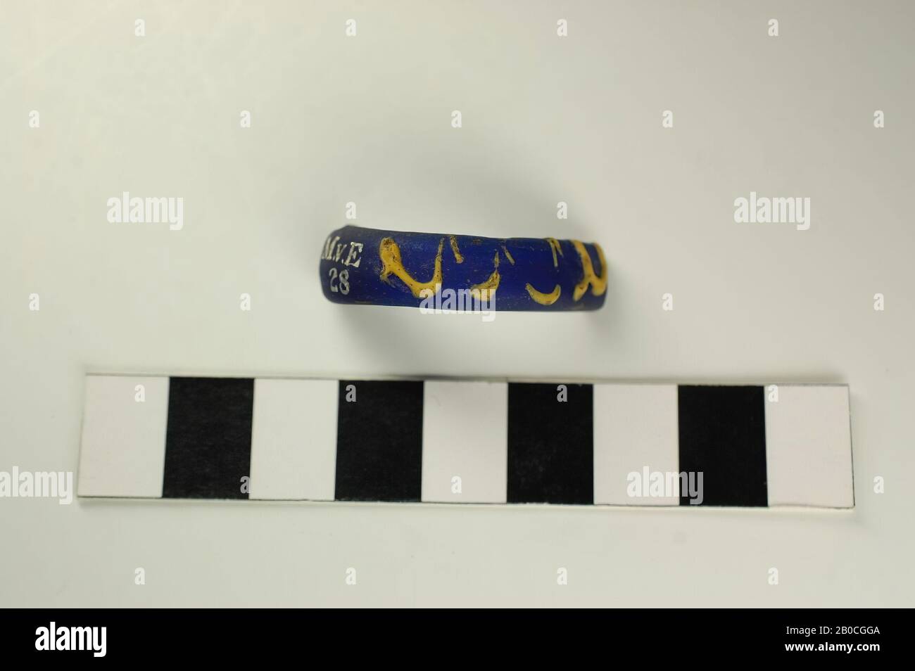Bracelet, fragment, verre, préhistoire 0-100, Pays-Bas, Gueldre, Berg en Dal, Millingen aan de Rijn, Eversberg Banque D'Images