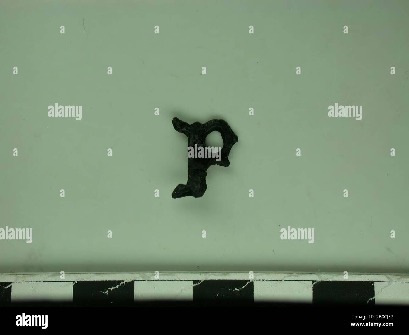 Lettre B ou lettre P, noir (étain Banque D'Images