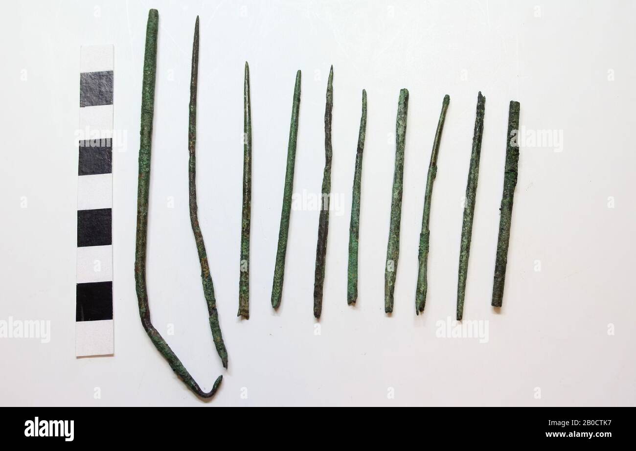 Aucun nombre sur objet, fragment, aiguille, métal, bronze, 10,3 x 1,0 x 0,3 cm, France, inconnu, inconnu, Amiens Banque D'Images