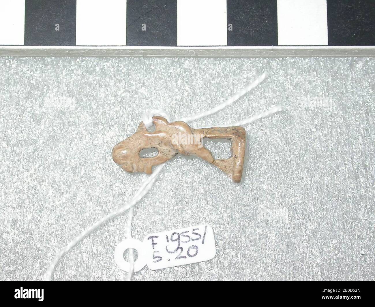 Statue, singe, amulette, animal, os, 2,7 cm, ancien Royaume, première Période intermédiaire, 4ème-11ème Dynast, Egypte Banque D'Images