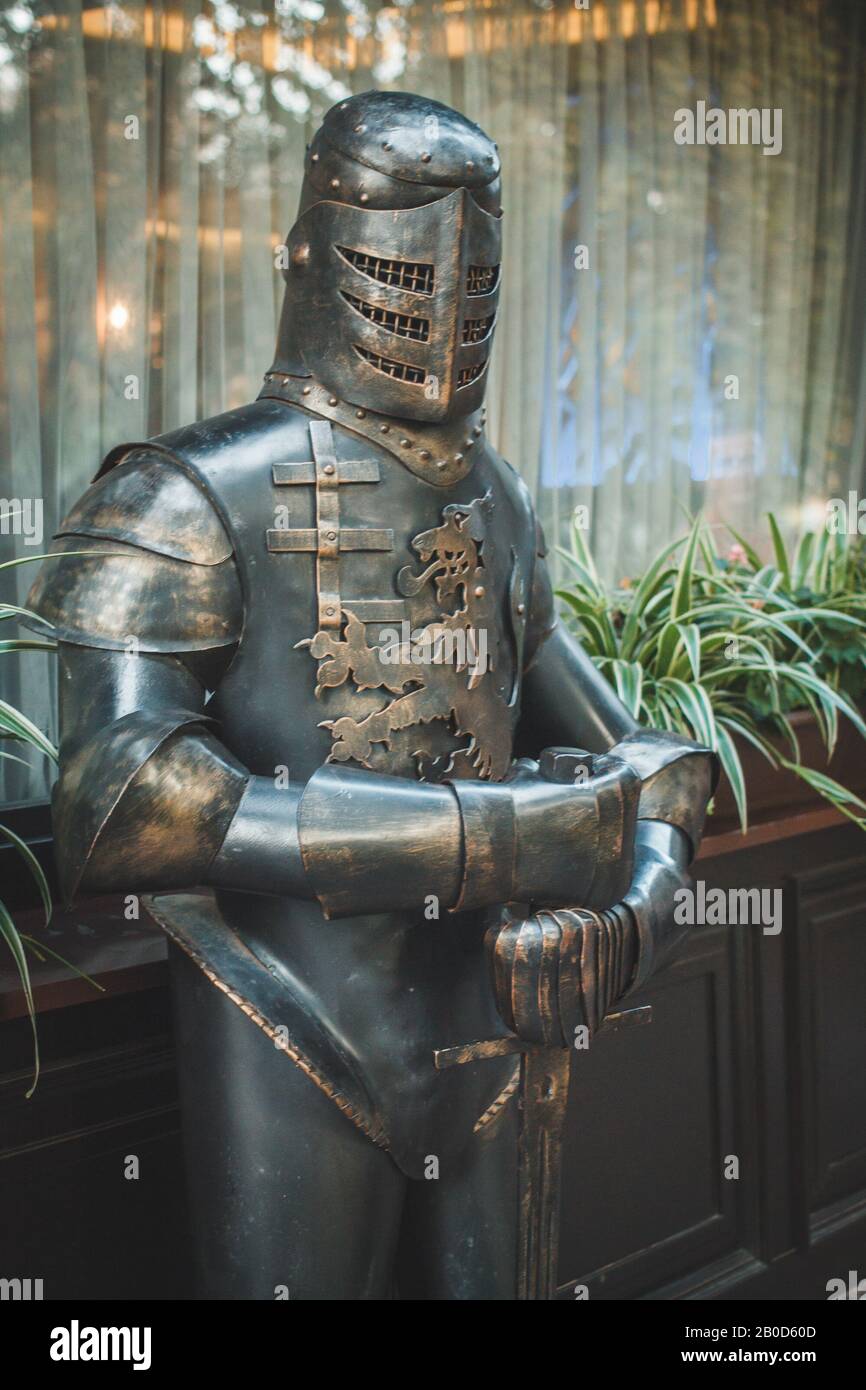 Fantastique Armure Médiévale Guerrier Métal Vêtements De Protection  Swordman Banque D'Images et Photos Libres De Droits. Image 40829599
