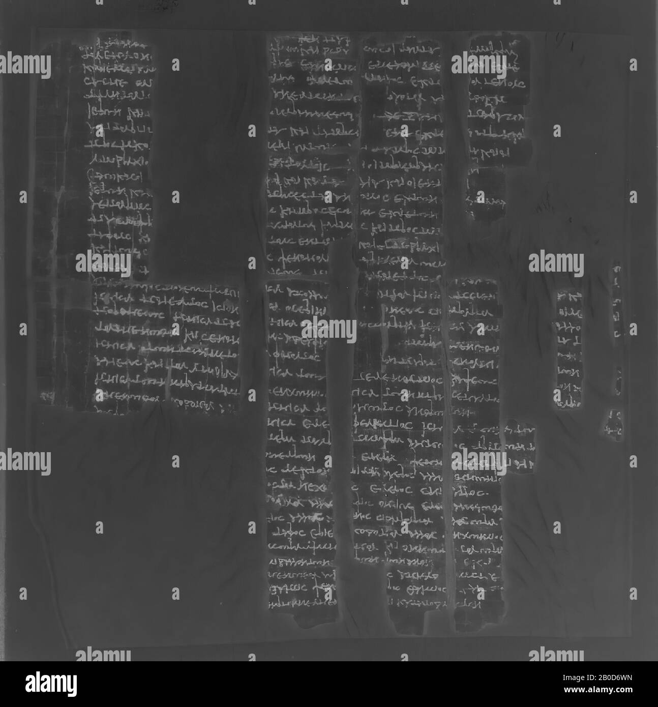 Contrat, vente, Chochyterecht, traduction, A: Mode de cadrage: 10 fragments papyrus coincé sur papier végétal, entre double, verre et en carton, B: Format :, 1. Nombre de colonnes : recto inconnu Banque D'Images