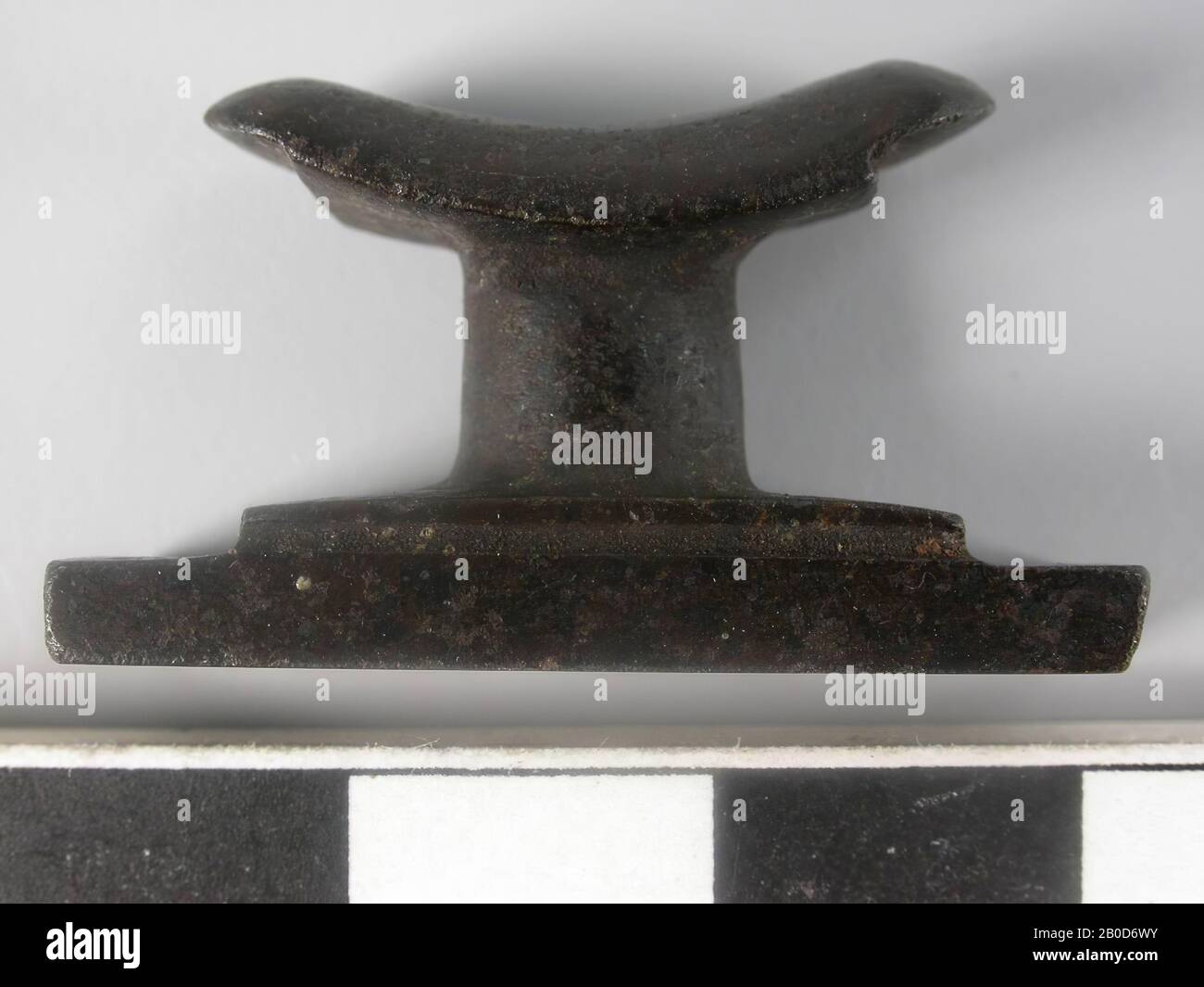 Repose-tête, amulet, objet, pierre (noire), 2 cm, Egypte Banque D'Images