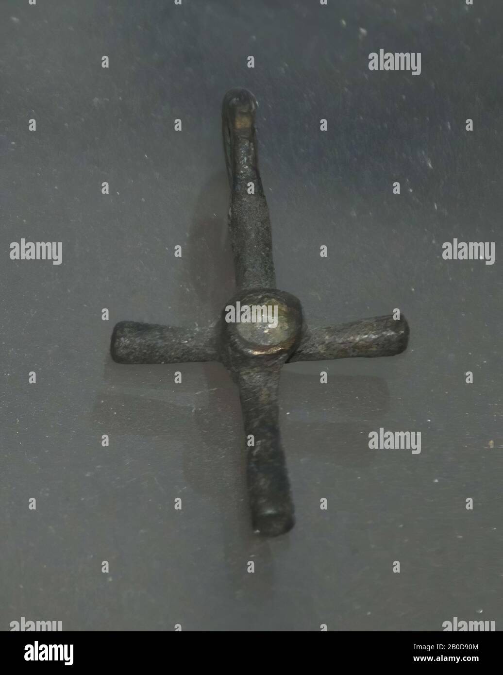 Pendentif, croix, pendentif, bronze, 2 x 3,5 cm, Époque copte, Egypte Banque D'Images