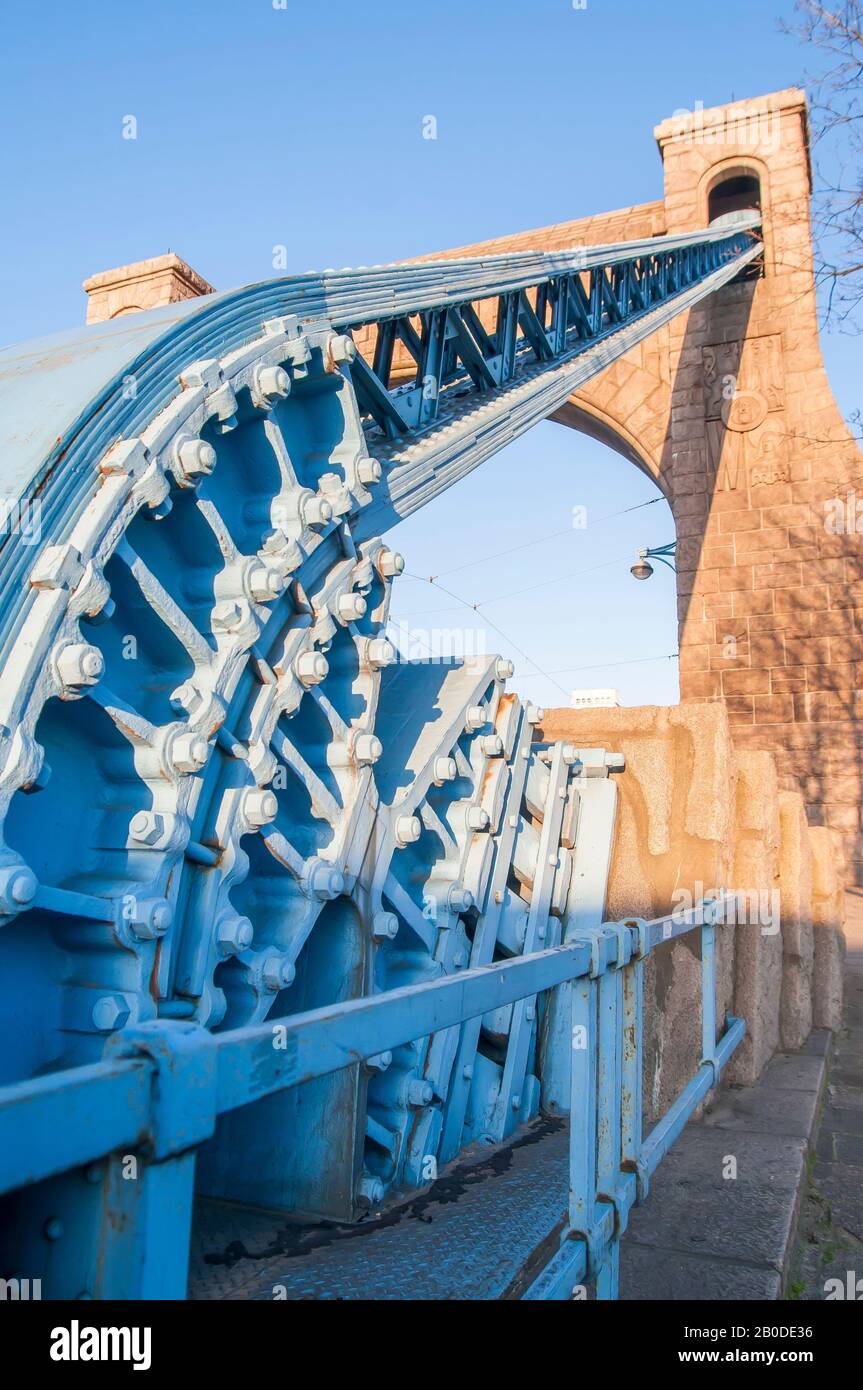 Wroclaw, Pologne, Février 2020. Pont Grunwaldzki (la plupart des grundzki) détails du pont pont suspendu portée à Wroclaw Banque D'Images