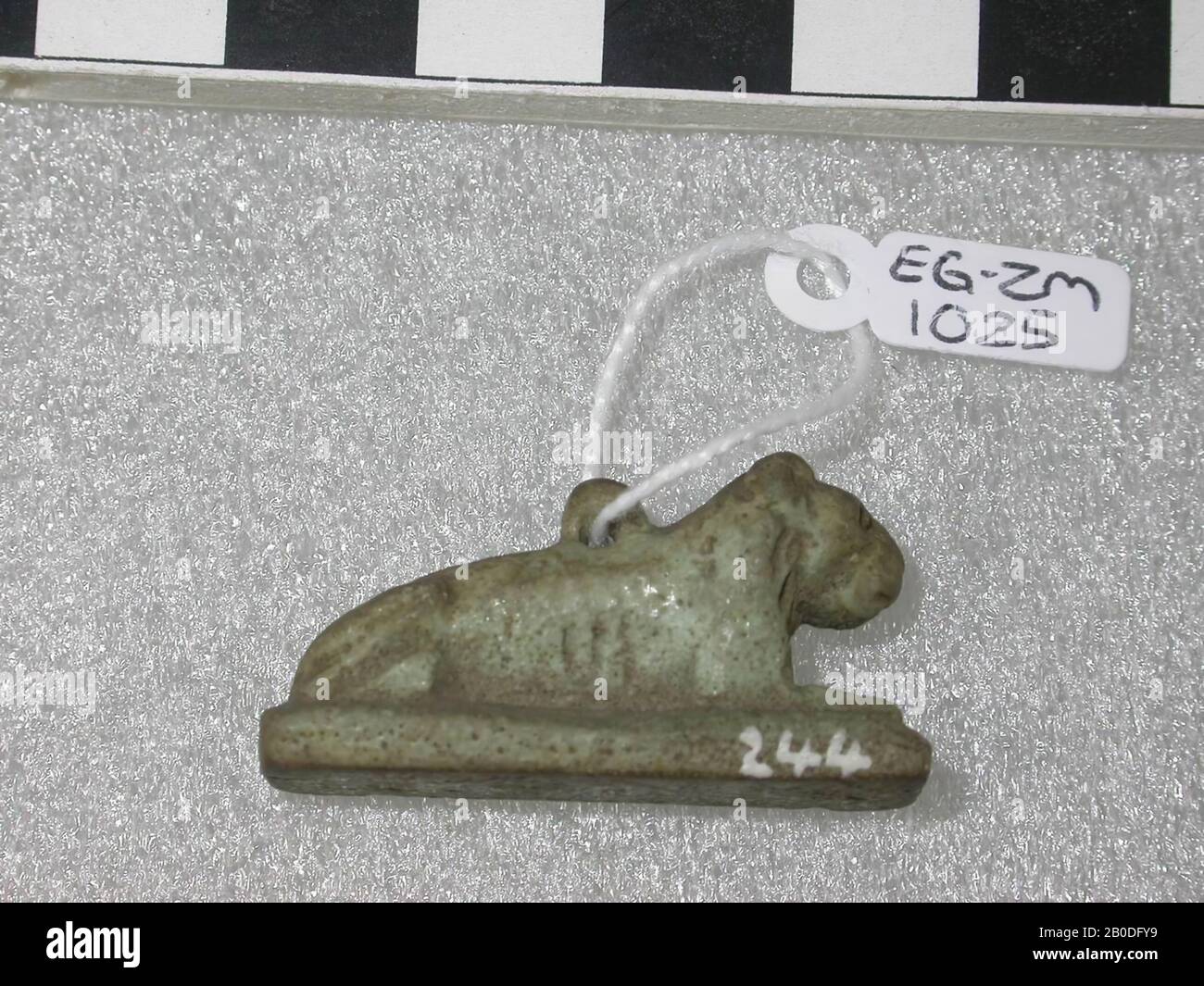 Statue, lion, mensonge, amulette, animal, foi, 3,4 cm, Egypte Banque D'Images