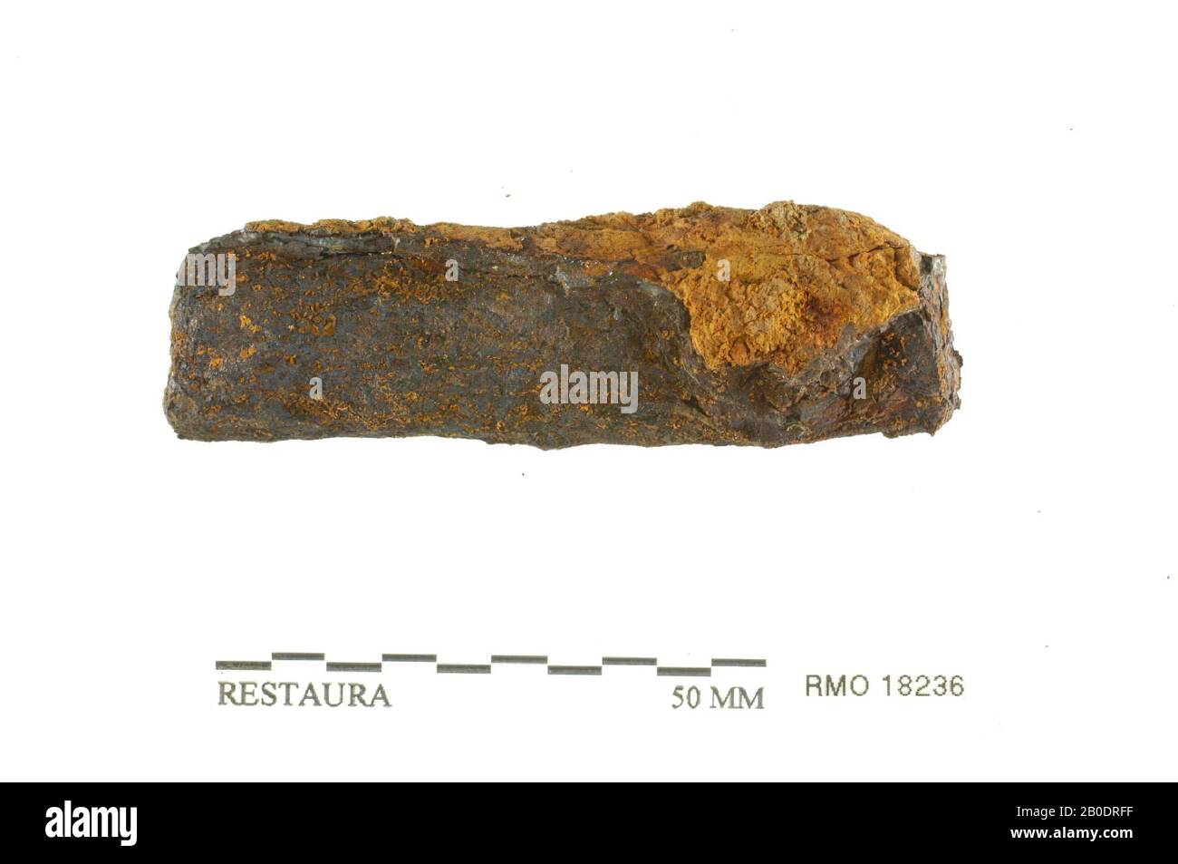 Pays-Bas Moyen âge, partie de tige ronde, avec rivet à travers, fer, 6,9 x 2,0 cm, x, Pays-Bas, Utrecht, Wijk bij Duurstede, Wijk bij Duurstede, Dorestad Banque D'Images