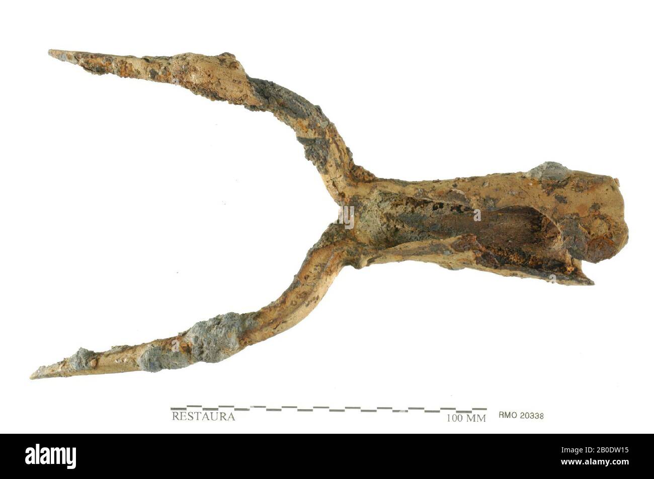 Pays-Bas Moyen âge, joug, à deux dents, fer, 18,5 x 10,5 cm, x, Pays-Bas, Utrecht, Wijk bij Duurstede, Wijk bij Duurstede, Dorestad Banque D'Images