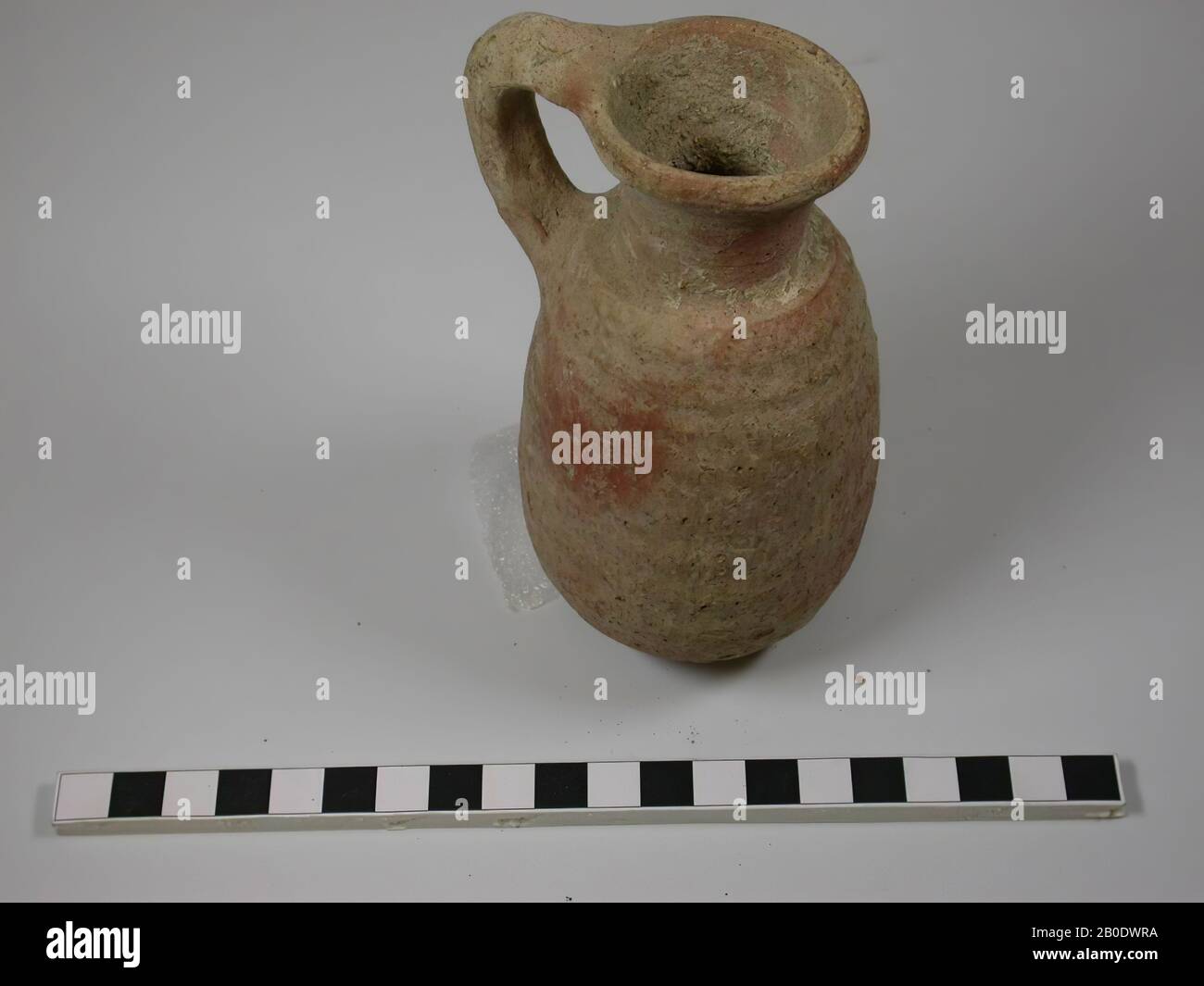 Ancien Proche-Orient, vaisselle, faïence, D max 6.8 cm, H 12.9 cm, D cou 4.5 cm, Iron Age IC, Iron Age IIA 1000-722 BC, Palestine Banque D'Images