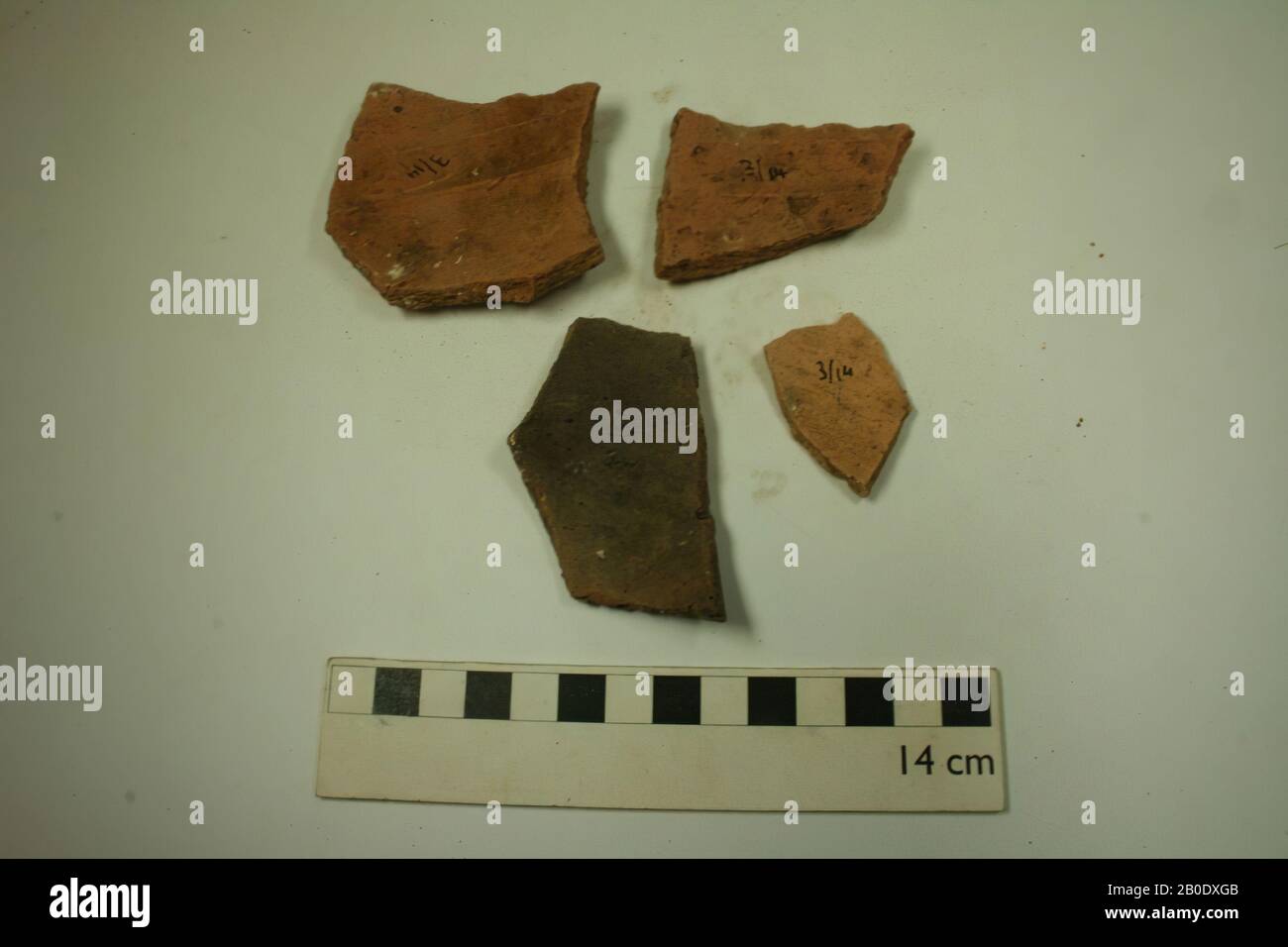 Egypte, saindoux, faïence, 1, 3,5 x 5 cm, Ø = 11, 2, 2,5 x 2,5 cm, Ø = 9, 3, 2,5 x 4,5 cm, Ø =, 14, 4, 3,5 x 5 cm, Ø = 18, 5, 5,5 x 6 cm, Ø = 16, 6, 6,5 x 7 cm, 7, 4,5 x 5 cm, 8, 6 x, 5,5 cm, 9, 3,5 x 3 cm, 10, 2,5 x 1,5 cm, 11, 3 x 2 cm, Ø = 10, 12, 1,5 x 2,5 cm, 13, 1, 5 x 2,5 cm, Ø = 9, 14, 1,5 x 1, Période méroïtique, 2ème-4ème siècle AD, Egypte Banque D'Images