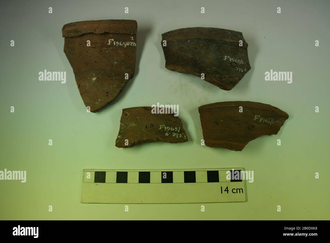 Egypte, barons, pot, faïence, 1, 9 x 8 cm, Ø = 14, 2, 6,5 x 9,5 cm, Ø = 14, 3, 4,5 x 8 cm, Ø = 12, 4, 11,5 x 12 cm, 5, 4 x 6,5 cm, 6, 3,5 x 4 cm, Ø = 20, 7, 4,5 x 7,5 cm, Ø = 16, 8, 8 x, 9 cm, Ø = 12, 9, 6,5 x 13,5 cm, Ø = 12, 10, 4,5 x 6,5 cm, Ø = 16, Période méroïtique, 2ème-4ème siècle AD, Egypte Banque D'Images