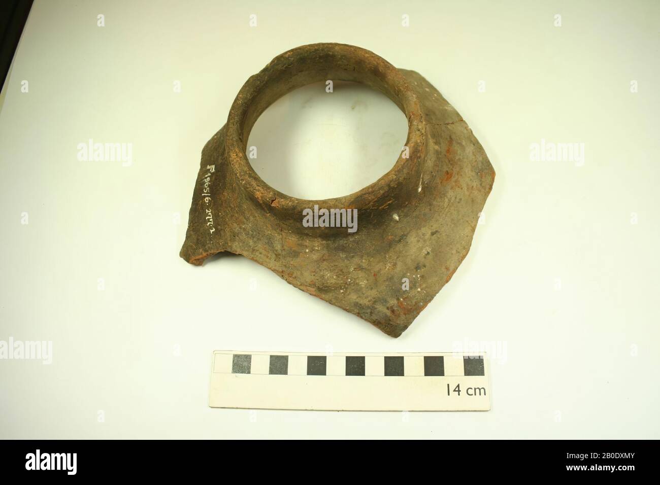 Egypte, barons de bordure, pot, poterie, 1, h 5,5 cm Ø = 8,5, 2, 10 x 8,5 cm, Ø = 16, 3, 11 x 7,5 cm, Ø = 12, 4, 8,5 x 7 cm, Ø = 10, 5, 9 x 5 cm, Ø = 14, 6, 7 x 5,5 cm, Ø = 16, 7, 12,5 x 9 cm, Ø = 20, 8, 10 x 9 cm, Ø = 13, 9, 4,5 x 5,5 cm, Ø = 2,5, cou, 10, 6 x 5 cm, Ø = 5, Période Meroitische, 2ème-4ème siècle AD, Egypte Banque D'Images