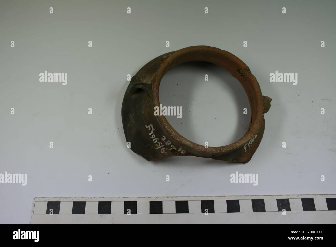 Egypte, canard, pot, poterie, no 1, 10,3 x 7,7 cm, Ø = 17 cm, no 2, 8,2 x 8,1 cm, Ø = 33 cm, no 3, 12,5 x 9,4 cm, Ø = 25 cm, no 4 5, 16,2 x 8,4 cm, Ø = 10 cm, no 6 7 8, 12,4 x 5,7 cm, Ø = 10 cm, N° 8 9 10, hauteur = 4,2 cm, Ø = 9,0 cm, Période méroïtique, 2ème, 4ème siècle après Jésus-Christ, Egypte Banque D'Images