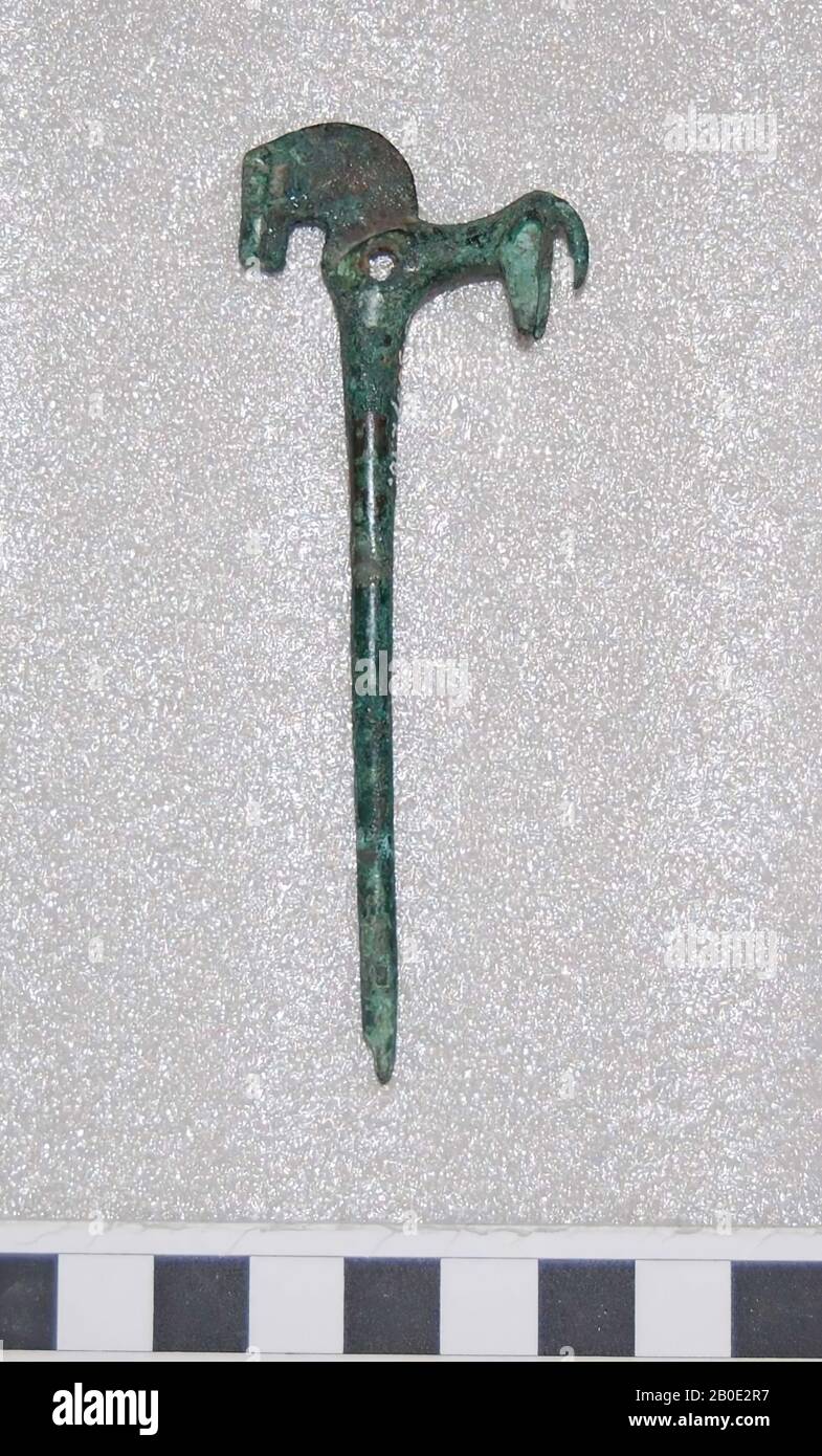 Épingler avec une figure sous forme de cheval à l'extrémité supérieure, ornement, métal, bronze, L 10.3 cm, W 3.7 cm, Parthische Période 250 BC. - 224 AD, Iran Banque D'Images