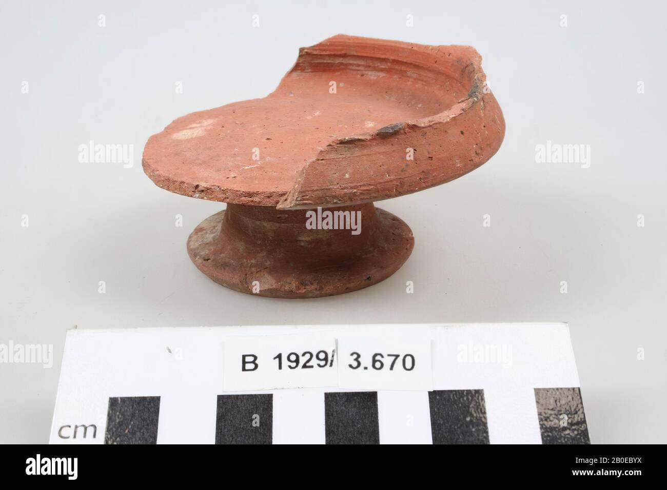 Shard, faïence, h: 4.9 cm, diam: 10.5 cm, Israël Banque D'Images