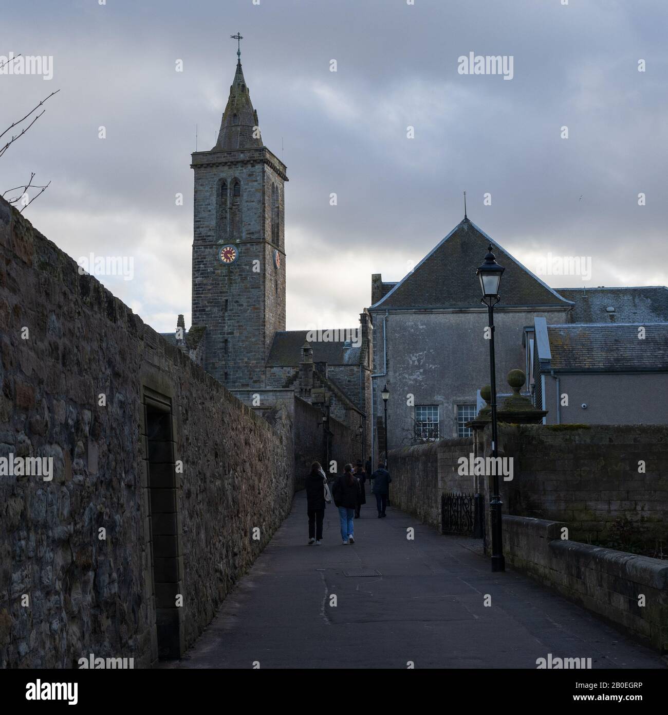 St ANDREWS, ÉCOSSE - 17/2/2020 - vue sur Butts Wynd, à côté de la bibliothèque St. Andrews Uni, avec le Quad de Saint-Salvator sur la gauche Banque D'Images