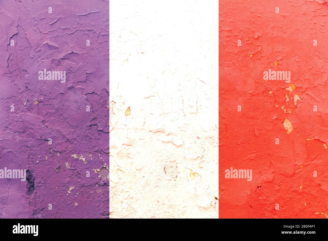 Drapeau de la France au mur. Drapeau français peint sur un mur épluché de grunge. La France, la langue française et le concept culturel Banque D'Images