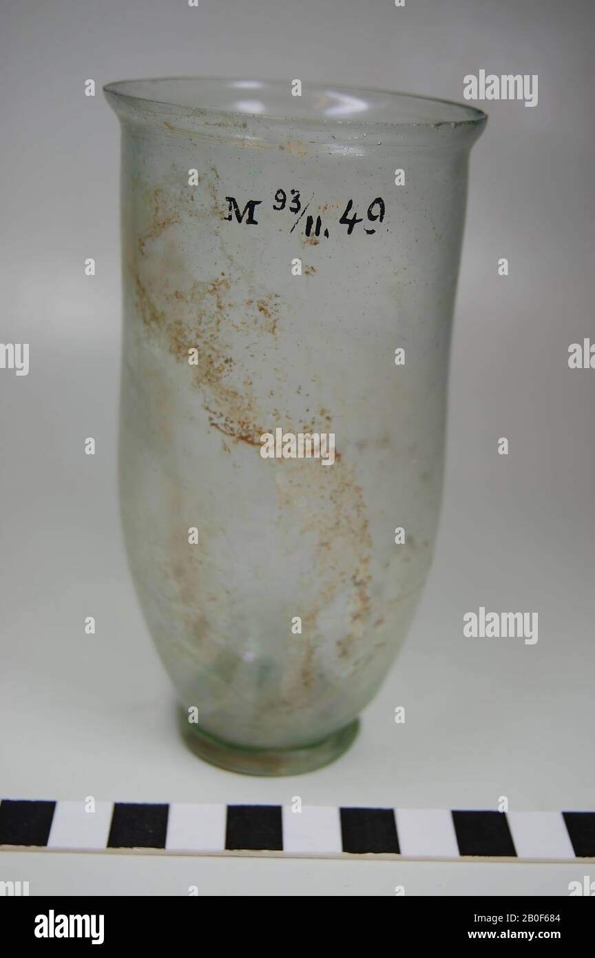 Tasse avec support, tasse, verre, hauteur: 12 cm, diam: 6 cm, roman, Allemagne Banque D'Images