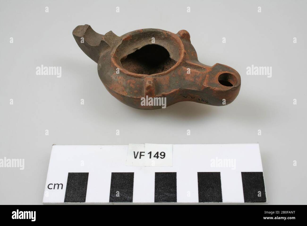 Pays-Bas période romaine, lampe à huile, faïence, 10 x 5,6 x 2,8 cm, romaine, Pays-Bas, Utrecht, Bunnik, Vechten Banque D'Images