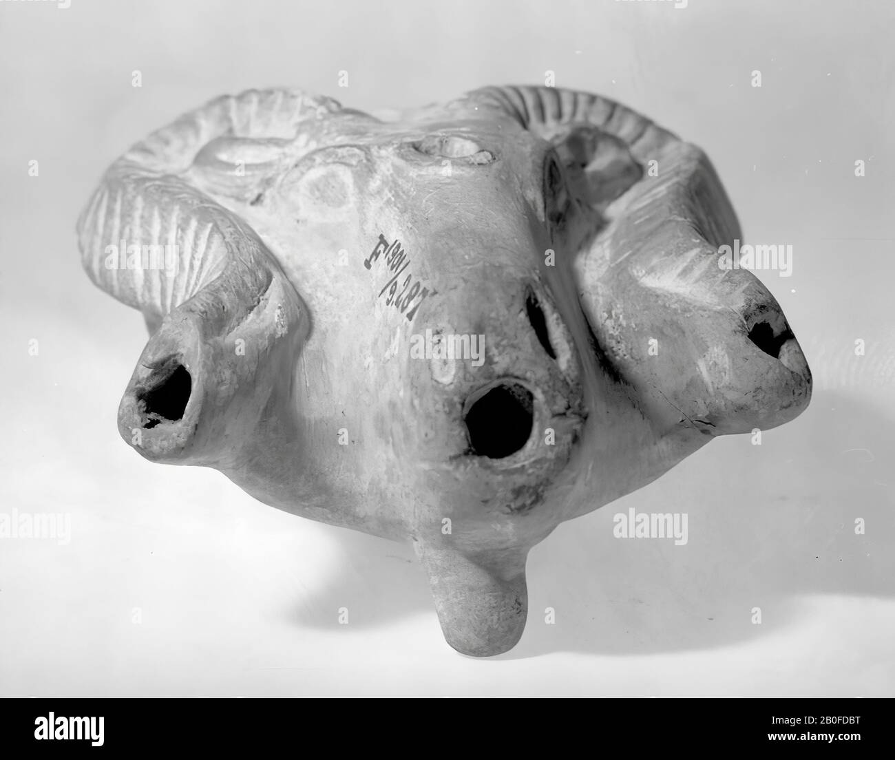 Lampe, RAM, tête, contrefait, statue votive, terre cuite, 6 x 9 x 10 cm, moderne, Egypte Banque D'Images