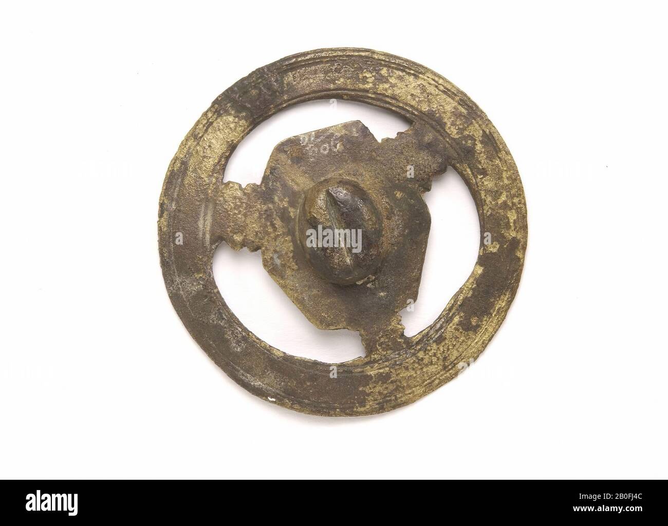 Décoration en bronze doré d'un harnais de cheval (AS 10.2), plaque décorative, harnais de cheval, métal, bronze, 0,7 cm, 37,5 grammes, vmeb 525-725, Pays-Bas, Hollande-Méridionale, Goeree-Overflakkee, Ouddorp Banque D'Images