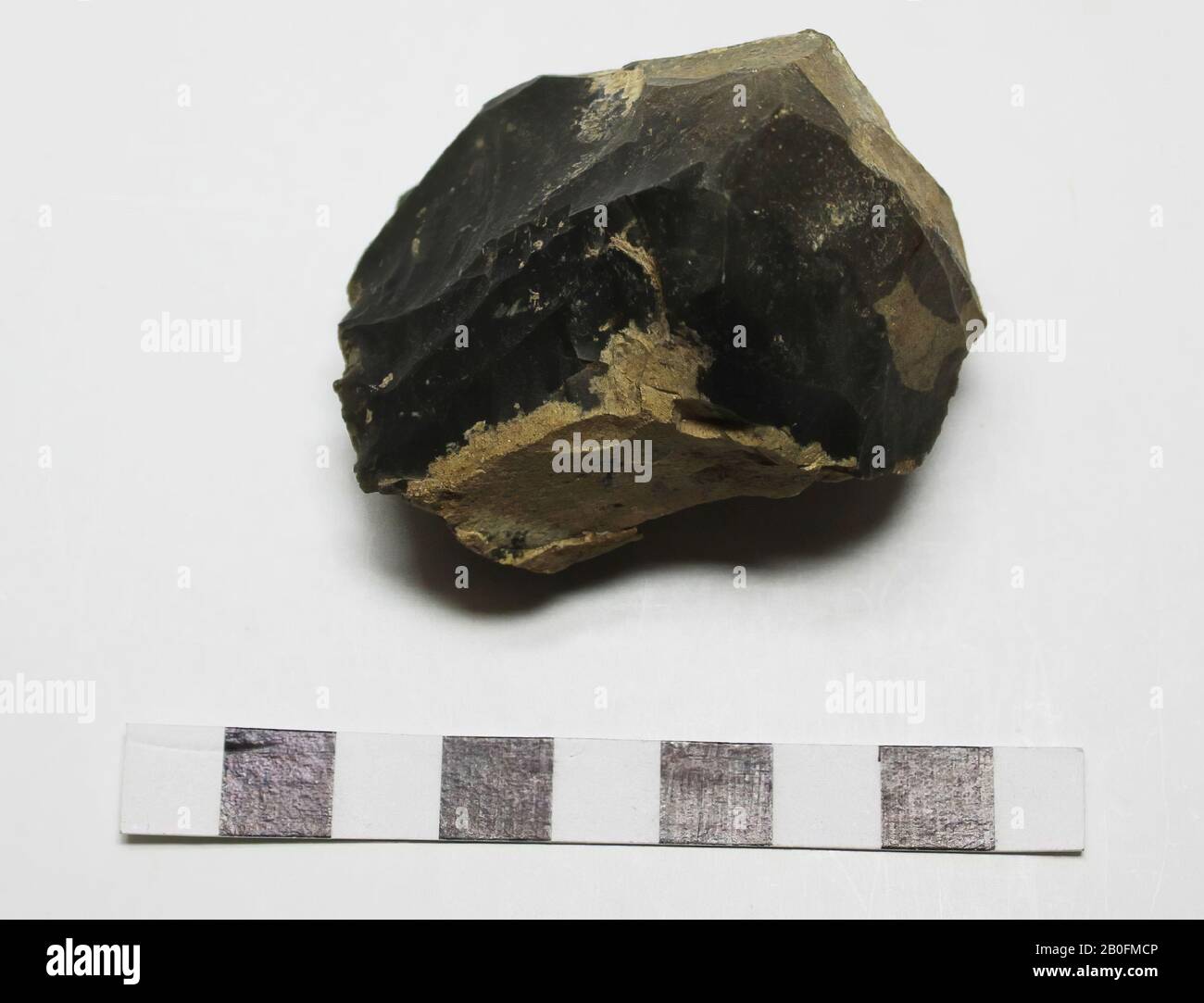 Grattoir, pierre, silex, 5,4 x 5,0 x 3,3 cm, préhistorique, France, inconnu, inconnu, Gavaudun Banque D'Images