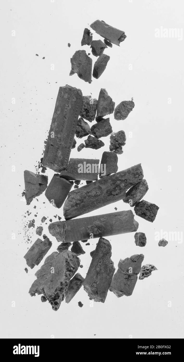 fragments de bronze, appartenaient à un objet incurvé, objet, métal, bronze, préhistoire -1200 Banque D'Images