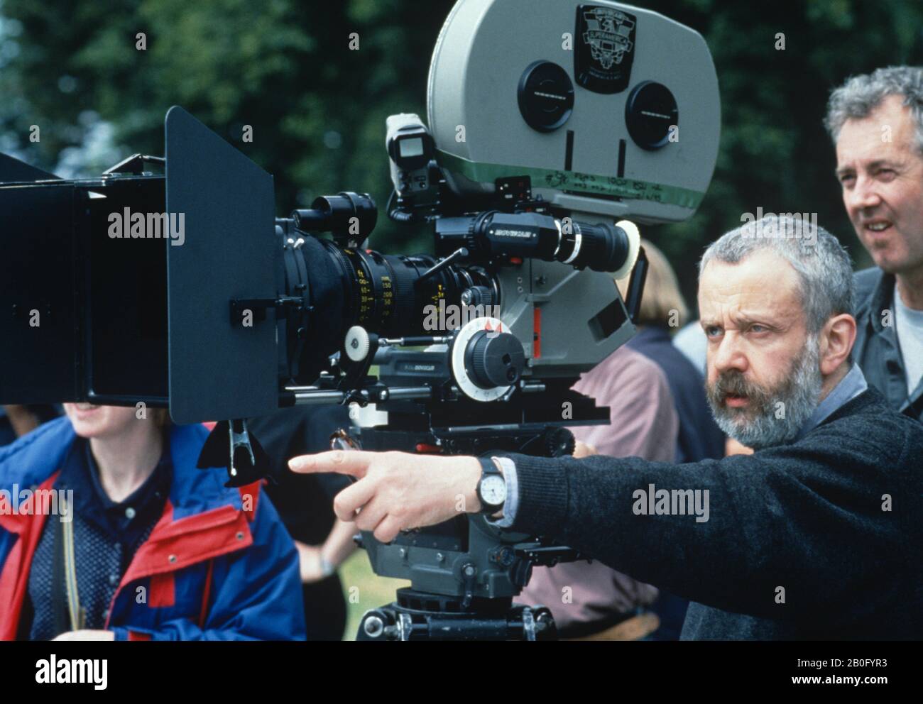 MIKE LEIGH ON SET SECRETS AND LIES (1996) OCTOBRE FILMS/MOVIESTORE COLLECTION LTD Banque D'Images