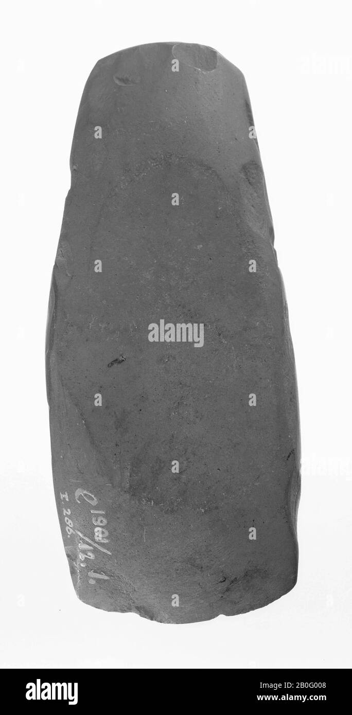fragment ax, hache, pierre, 10,4 x 5,2 cm, préhistorique -4000 Banque D'Images