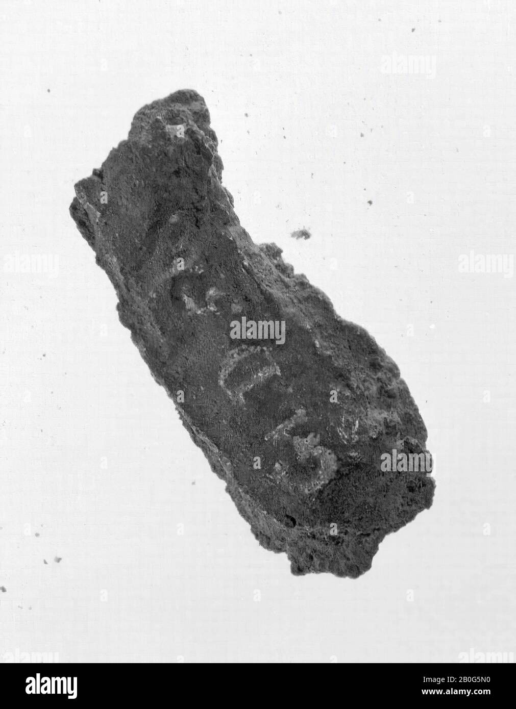 fragment d'un fermoir en bronze, probablement très déformé par feu et oxyde, fragment, métal, bronze, préhistoire -1200 Banque D'Images
