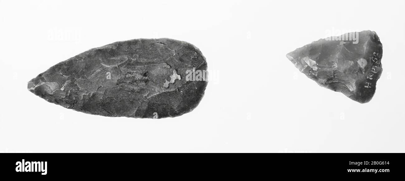 Outils En Pierre Néolithique Et Pointe De Flèche - Artefacts Préhistoriques Norvège