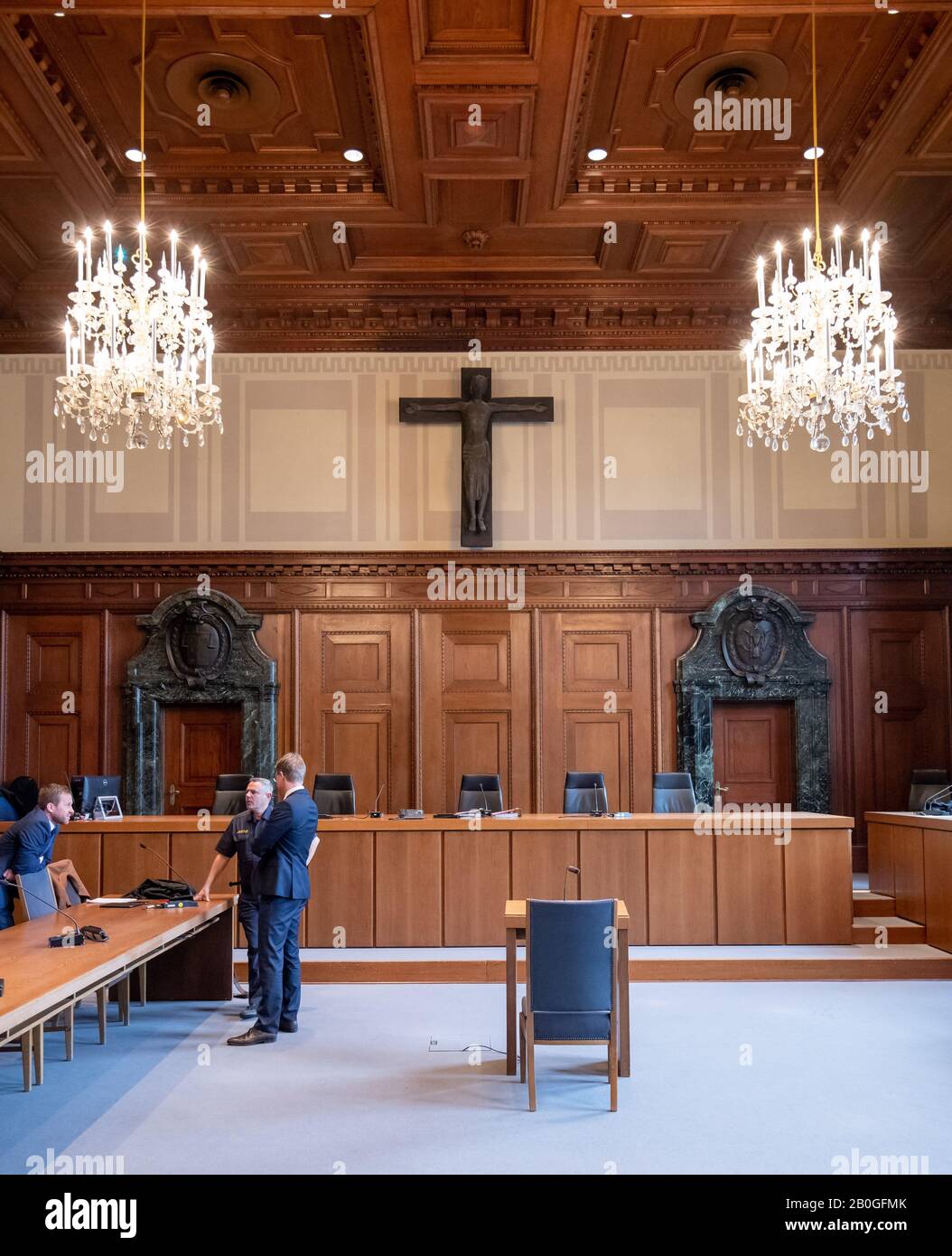 Nuremberg, Allemagne. 20 février 2020. Vue intérieure de la salle 600 du tribunal de Nuremberg-Fürth avant le début de la condamnation. Les procès pour crimes de guerre de Nuremberg et de nombreux films l'ont rendu célèbre dans le monde entier. Le 20 février, le jugement définitif y a été rendu. Crédit: Daniel Karmann/Dpa/Alay Live News Banque D'Images