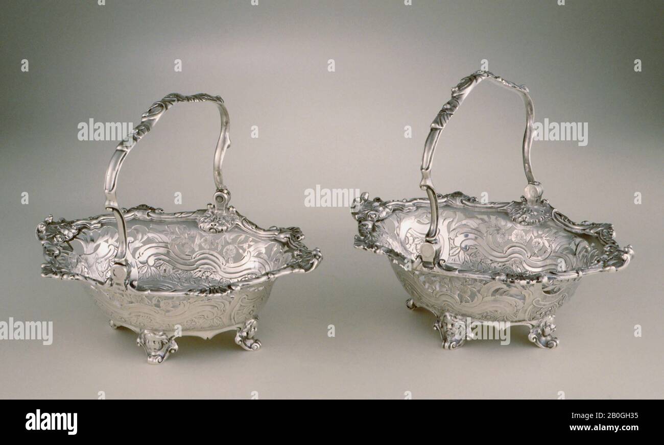 Paul de Lamerie, anglais, 1688–1751, paire de paniers de viande de Suède, 1745/46, argent, [1] 5 9/16 x 6 3/8 x 4 7/8 po. (14,1 x 16,2 x 12,4 cm Banque D'Images
