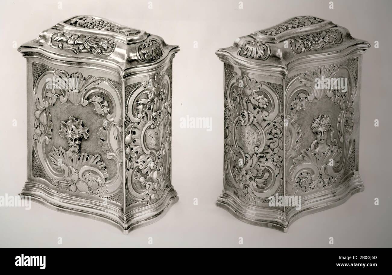 Benjamin Gignac, britannique, né en 1713; marque entrée en 1745, paire de boîtes à thé, 1747/48, argent, [1] 4 1/4 x 3 3/8 x 2 5/16 in. (10,8 x 8,6 x 5,9 cm) ; poids : 351,5 g (12,4 oz Banque D'Images