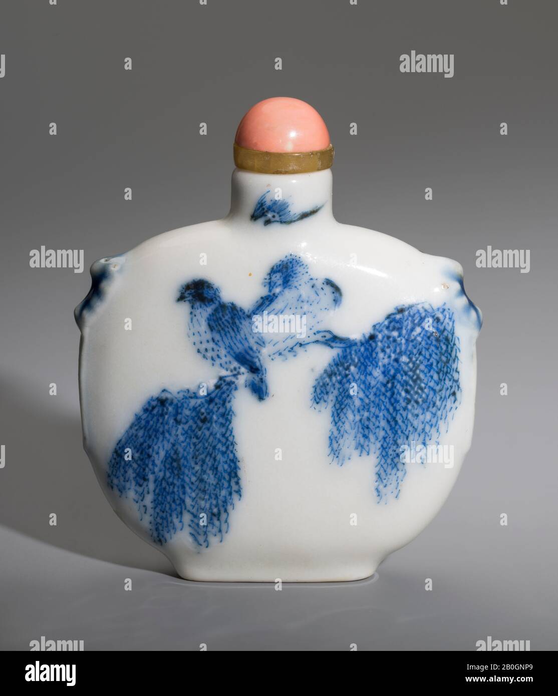 Chinois, Bouteille À Priser, Porcelaine, Hauteur: 2 5/8 In. (6,7 cm Banque D'Images
