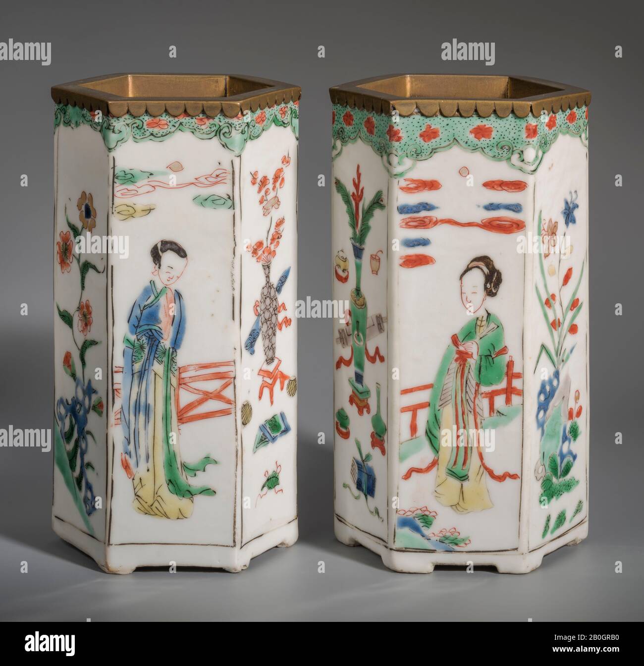 Chinois, paire De Vases, Porcelaine, hauteur: 5 1/2 po. (14 cm Banque D'Images