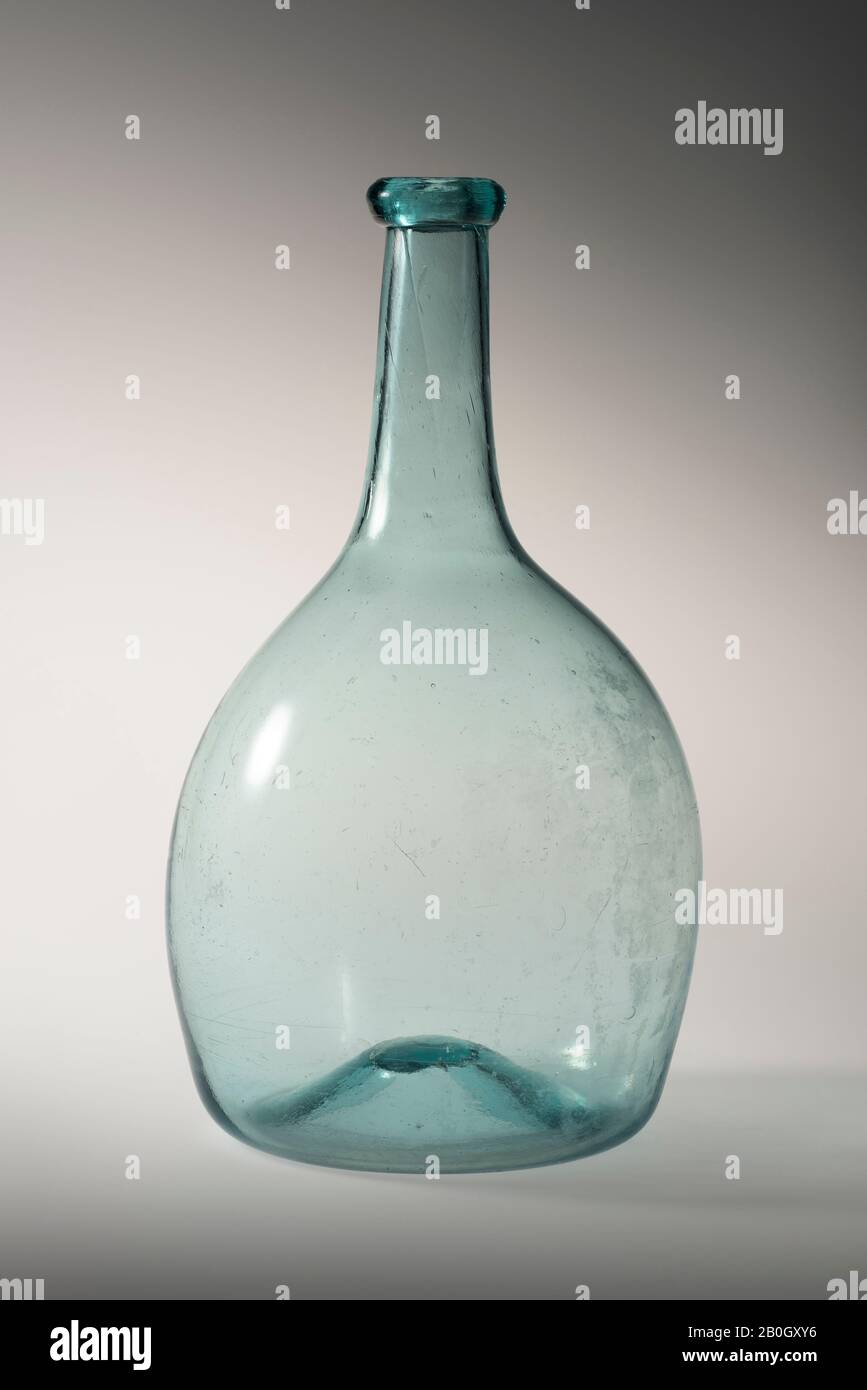 Fabricant inconnu, bouteille, c. 1810–c. 1850, verre Aquamarine, hauteur : 9 5/8 in. (24,4 cm Banque D'Images