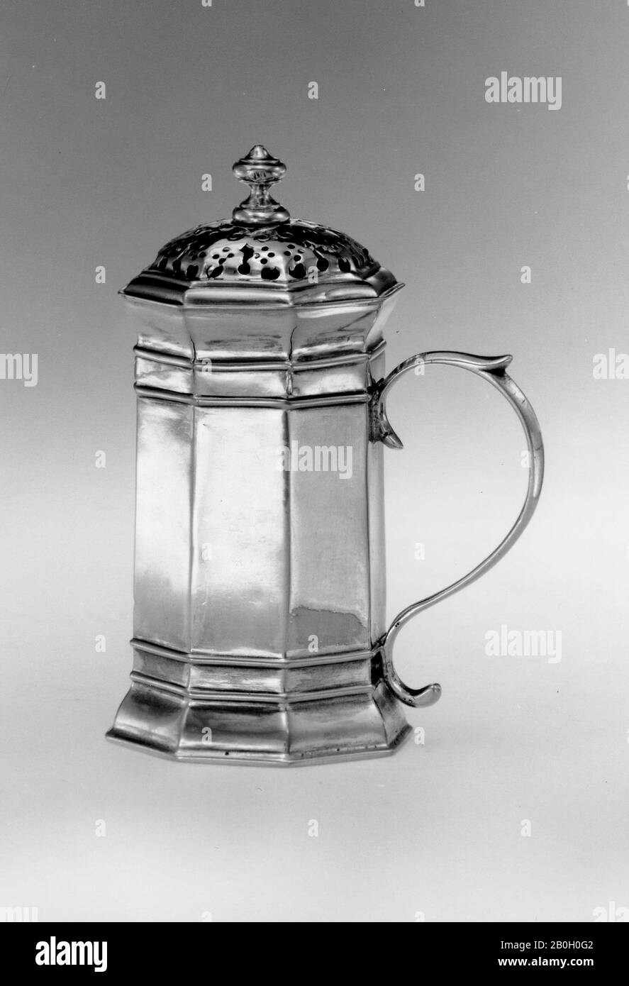 John Burt, Américain, 1692/3–1745/6, Pepper Box, Ch. 1720, argent, hauteur: 3 13/16 in. (9,7 cm Banque D'Images
