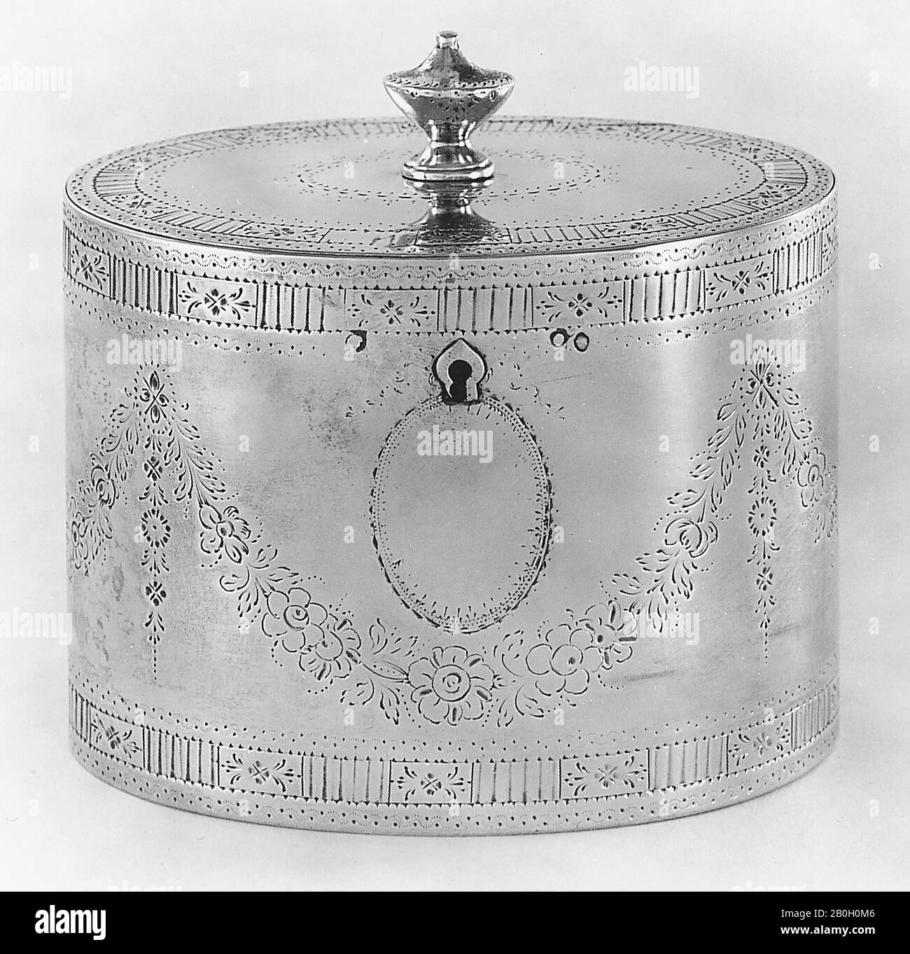 John Denziloe, britannique, mort en 1820, Canister de thé, 1781/82, argent, 4 9/16 x 4 7/8 x 3 1/2 in. (11,6 x 12,4 x 8,9 cm Banque D'Images