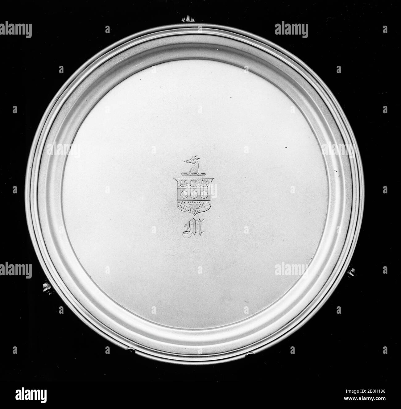 J. & I. Cox, actif 1817 - 1853, Salver, c. 1820, argent, Total : 1 1/16 x 10 po. (2,7 x 25,4 cm Banque D'Images