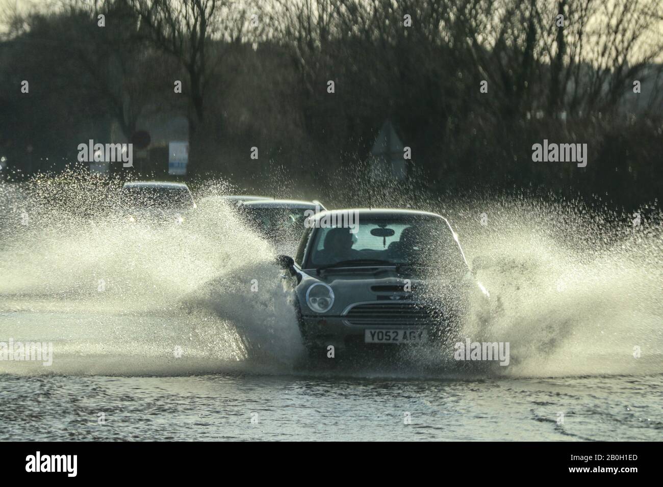 Carnforth Lancashire, Royaume-Uni. 20 février 2020. Les inondations sur l'A6 causées par le passage de terres agricoles environnantes ont fait éclater la rivière Keer et inonder le crédit d'A6 : photographier North/Alay Live News Banque D'Images