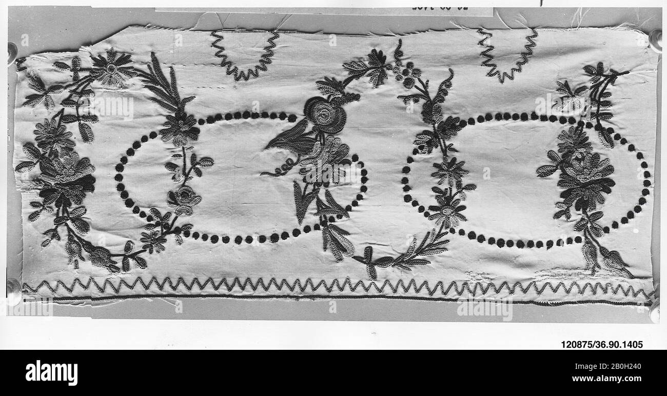 Pièce, française, XVIIIe siècle, française, soie, L. 9 1/4 x W. 4 pouces (23,5 x 10,2 cm), à broderies textiles Banque D'Images
