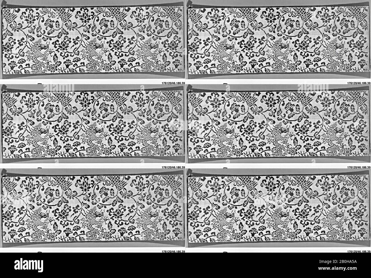 Sutra Cover, Chine, XVIe siècle, Chine, soie, Dans L'Ensemble : 5 x 14 1/4 po. (12,7 x 32,2 cm), textiles-tissés Banque D'Images