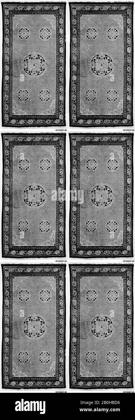 Rug, Chine, dynastie Qing (1644–1911), Date début XVIIIe siècle, Chine, Fondation : chaîne et trame de coton; nouage de laine, 152 x 79 po. (386,08 x 200.66 cm), tapis textiles Banque D'Images