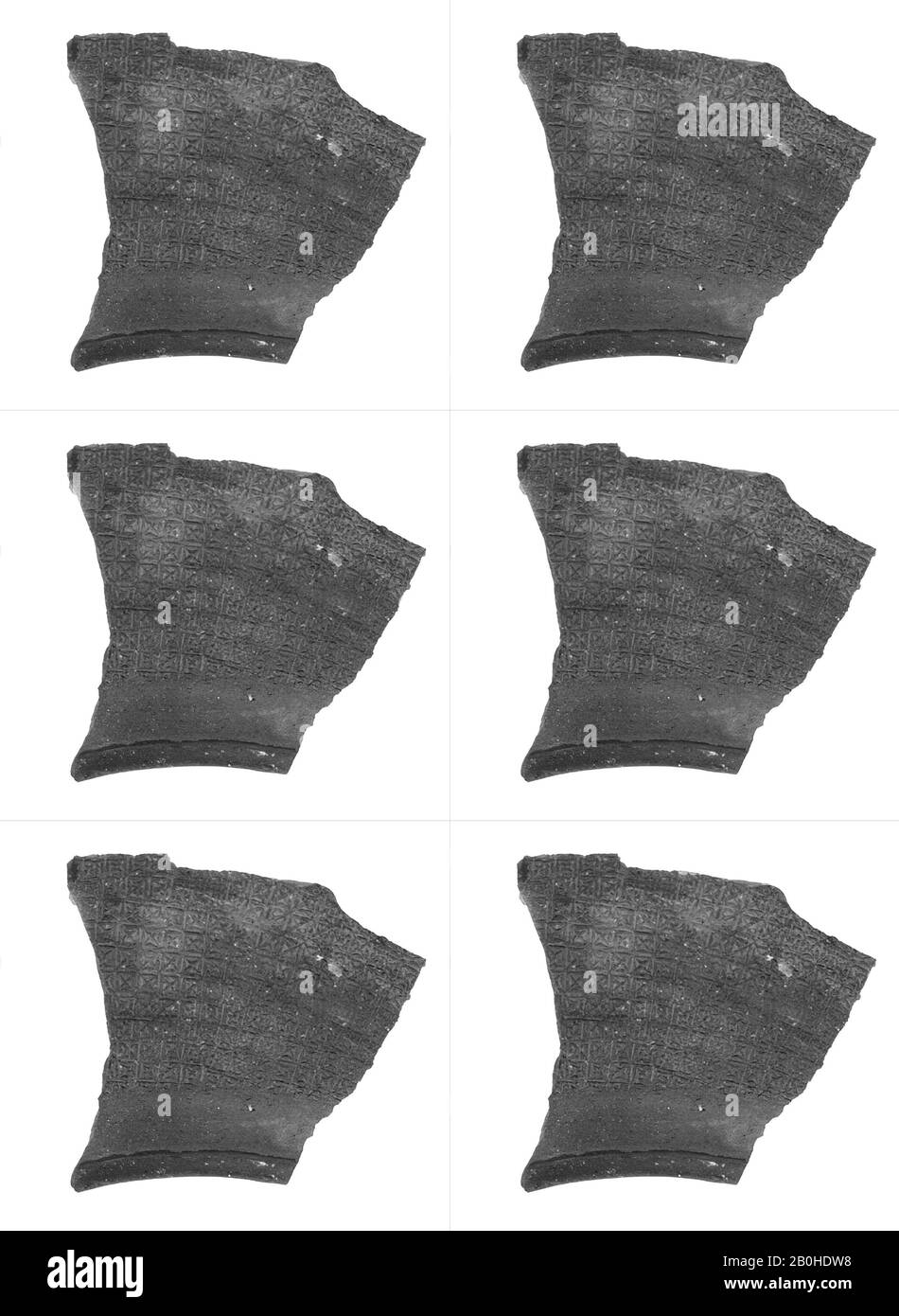Fragment d'un Bocal (Study Collection), Chine, dynastie de Zhou tardif (1046–256 av. J.-C.), Culture : Chine, vaisselle grise Non Vernie avec décoration impressionnée, le plus petit : 3/4 po. (1,9 cm)–plus grand : 4 1/2 po. (11,4 cm), céramique Banque D'Images