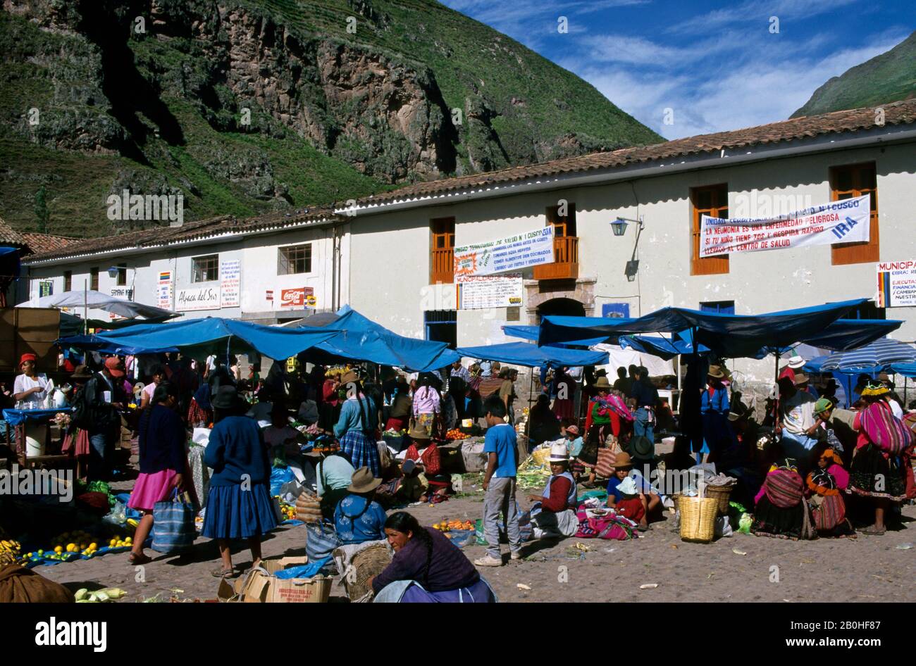 PÉROU, PRÈS DE CUZCO, VALLÉE SACRÉE, PISAQ, MARCHÉ Banque D'Images