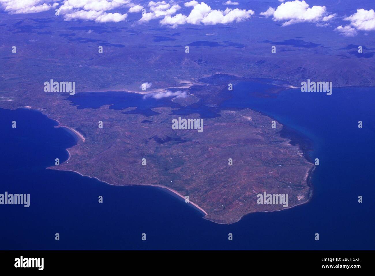 AMÉRIQUE DU SUD, PÉROU, VUE AÉRIENNE DU LAC TITICACA Banque D'Images