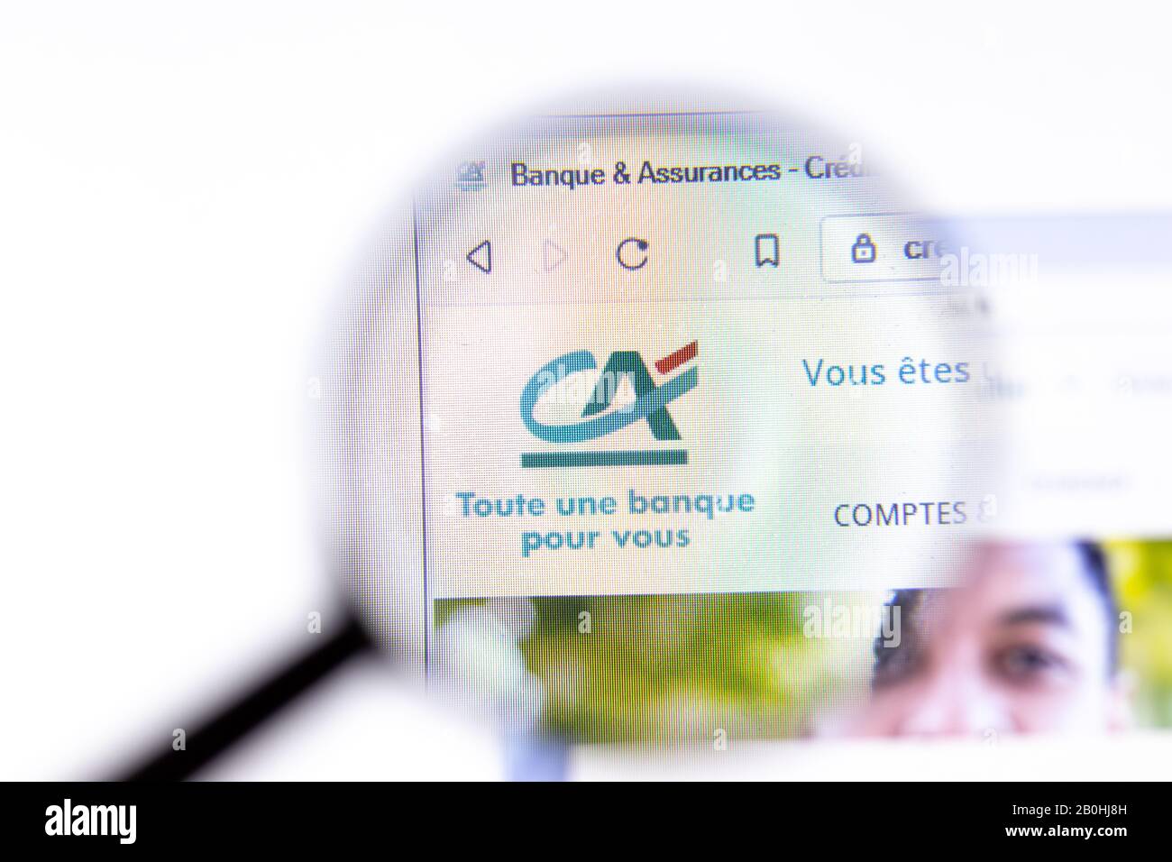 Los Angeles, Californie, États-Unis - 18.02.2020: Crédit agricole page de site avec logo de gros plan. Icône du site Credit-agricole.fr à l'écran, illustratif Banque D'Images
